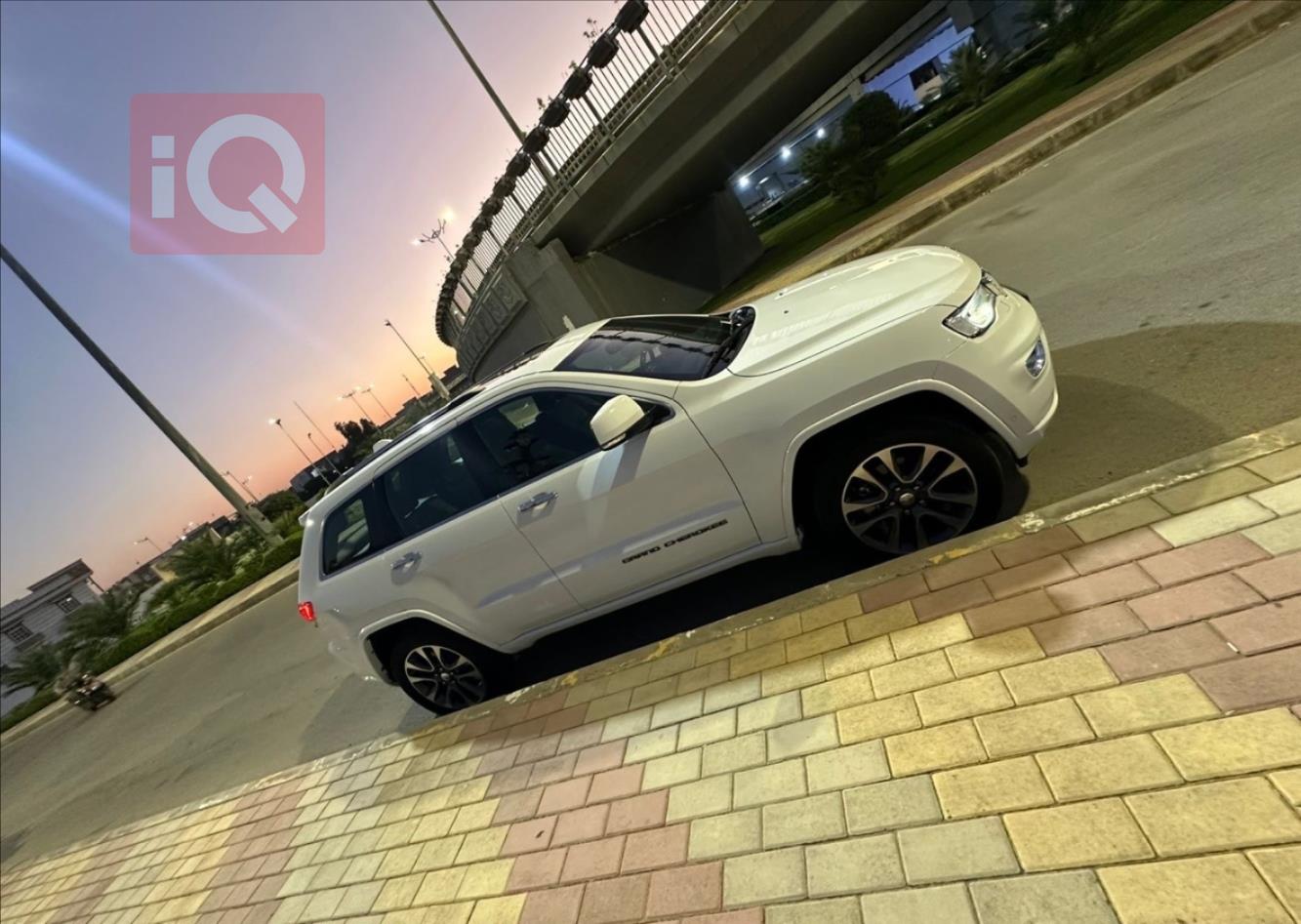 جيب جراند شيروكي